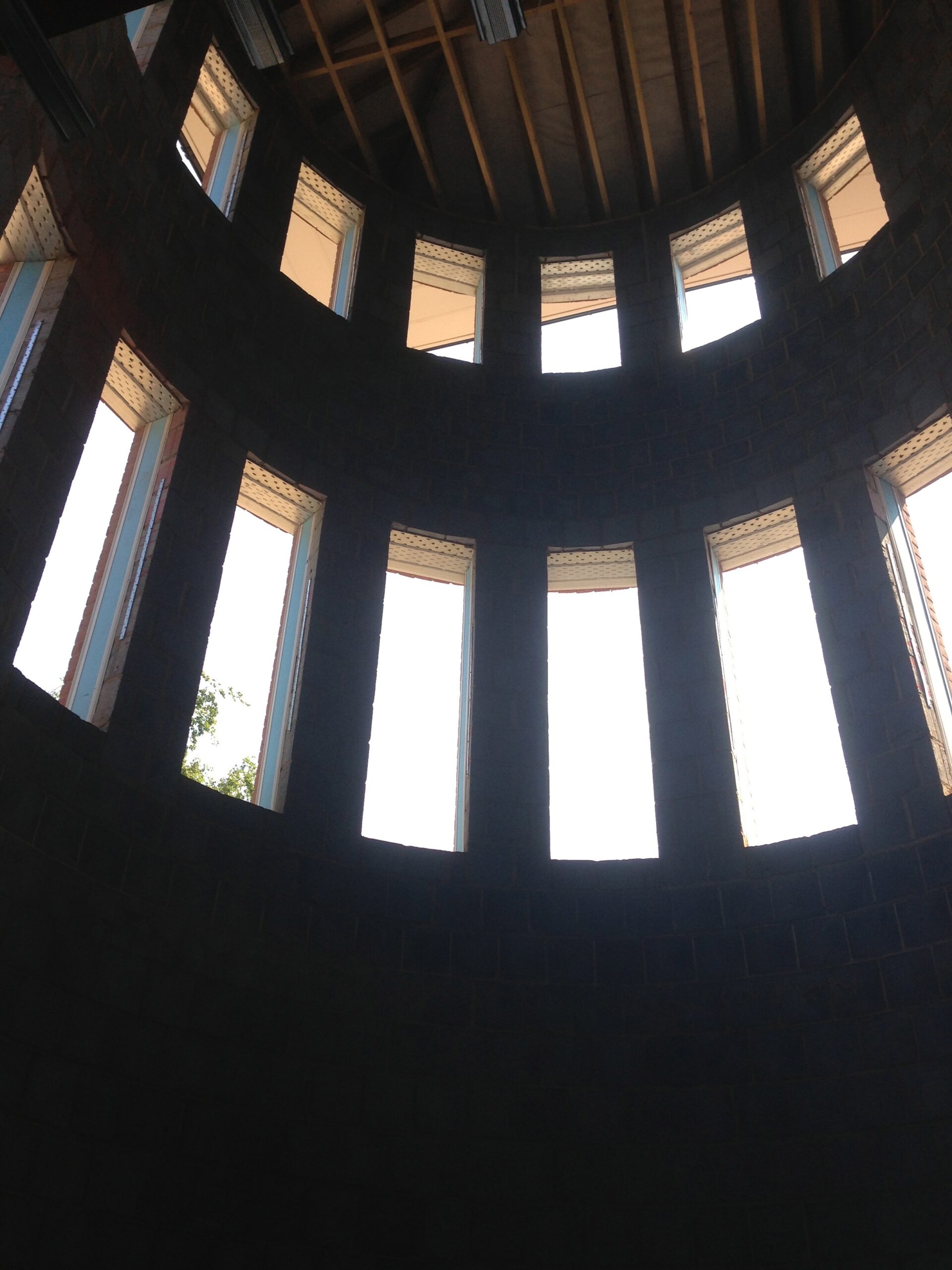 Feature ceiling with arched glazing
