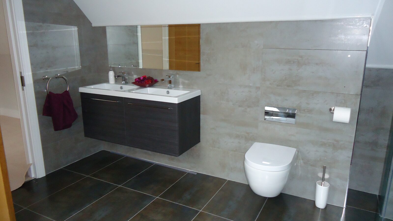 Bathroom renovation - vanity unit and tiling